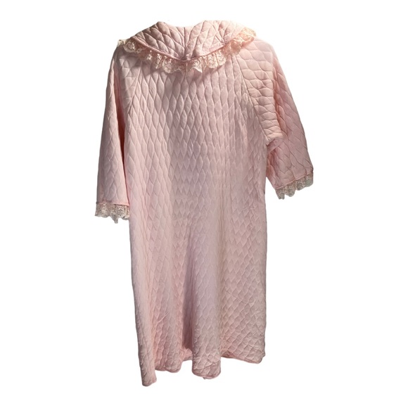 Vintage Quilted Pattern Robe - Picture 2 of 7